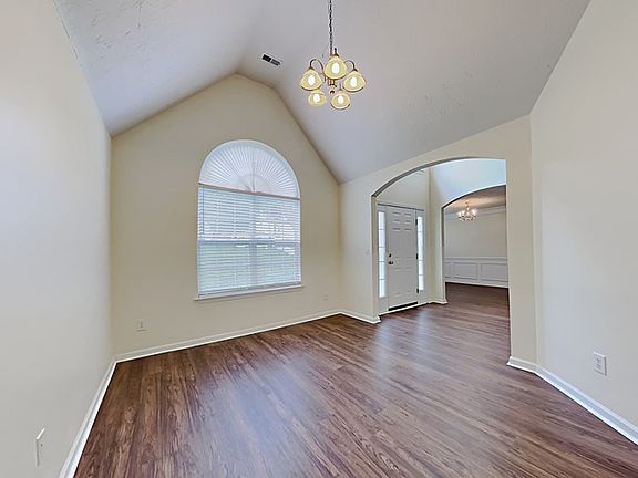 5th image of 4920 Eagle Creek Dr