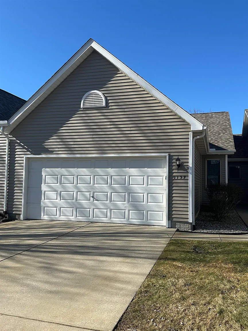1137 Canary Dr photo 1