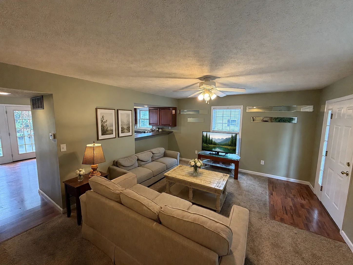 4 bed, 1800 sqft, $475 — Photo 2