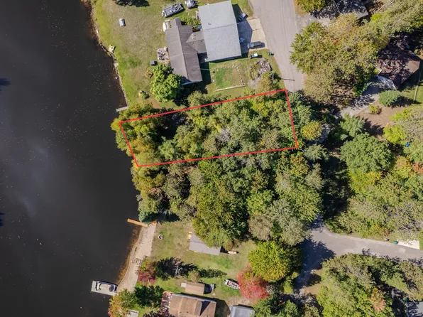 425 Atwood Dr, Prudenville, MI 48651