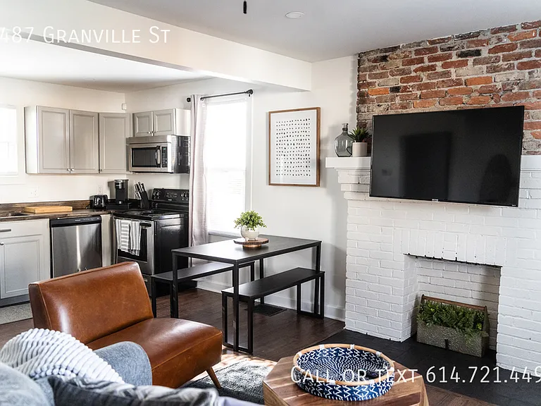 1487 Granville St — Photo 9