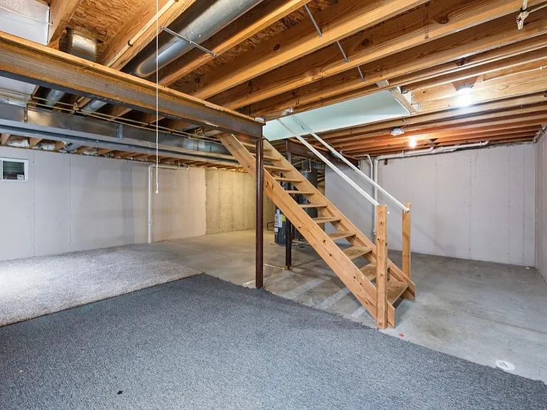 7649 Tollgate Ct — Photo 32