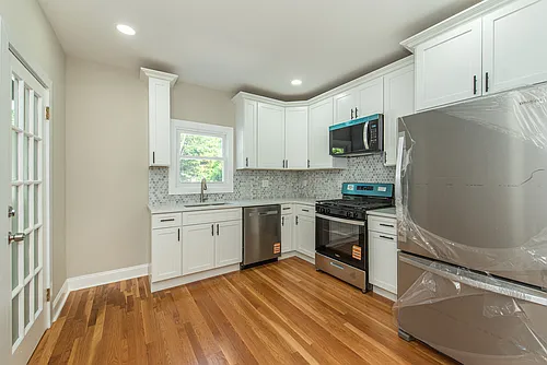 182 Union Ave Photo 1