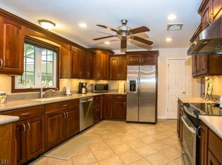 273 Glenwild Ave, Bloomingdale, NJ 07403
