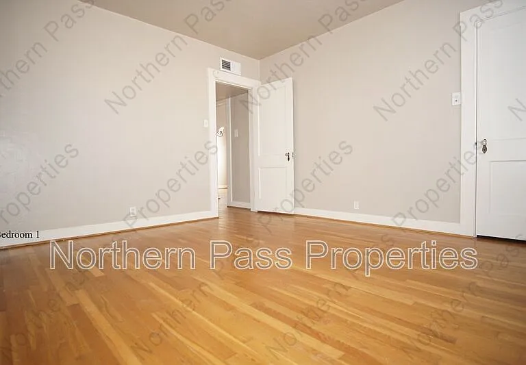 4424 Cambridge Ave — Photo 8