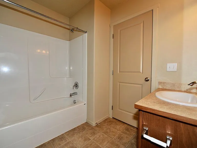 1288 N Pyroclast St — Photo 19