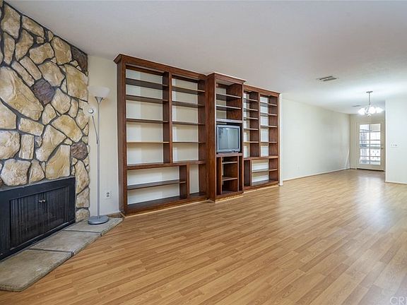 3rd image of 750 N Whitnall Hwy APT K
