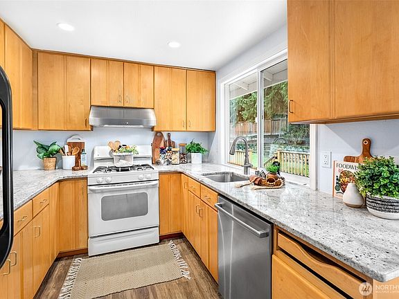 5th image of 20214 12th Drive SE