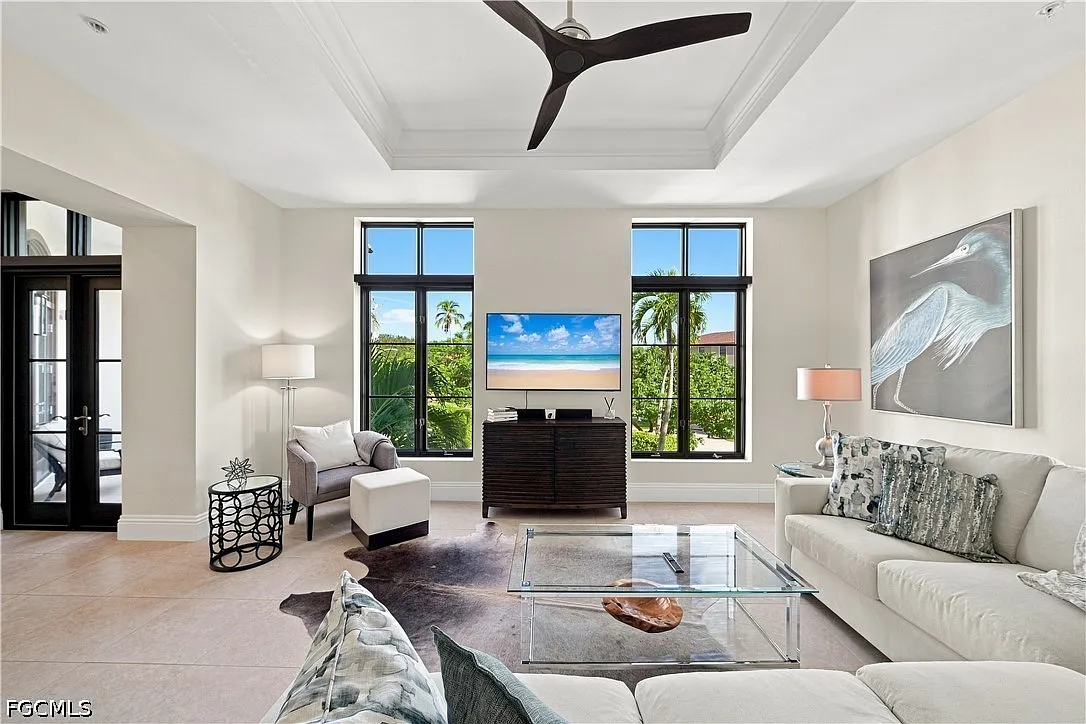 3 bed, 3.0 bath, 2321 sqft, $20,000 — Photo 2