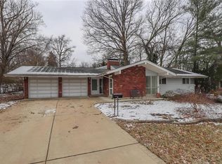 6 Glenhaven Dr, Saint Louis, MO 63122