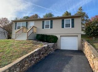5467 Winterset Dr, Roanoke, VA 24018
