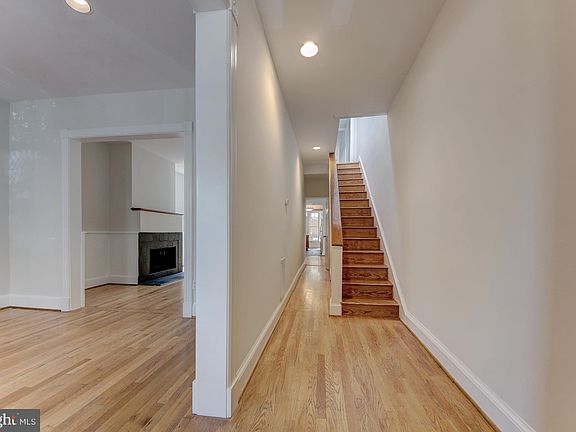 3rd image of 227 E St NE