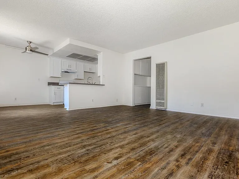 Woodglen Apartment Homes — Photo 27