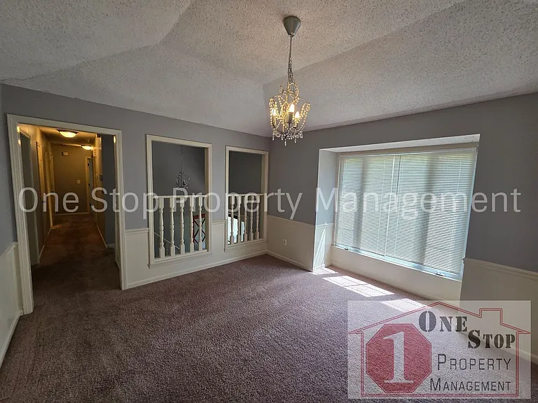 3032 NE 73rd Ter — Photo 6