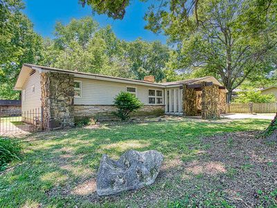 2126 E Crestview Street, Springfield, MO, 65804