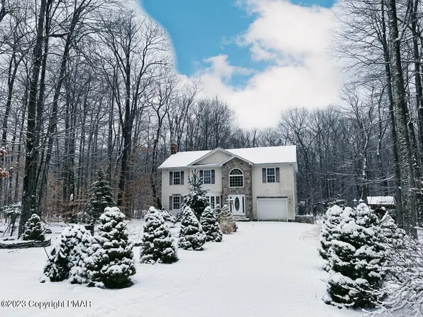 303 Shannon Dr, Long Pond, PA 18334