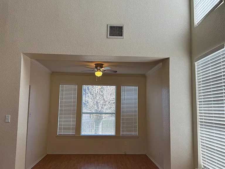 414 Darkwoods Dr — Photo 6