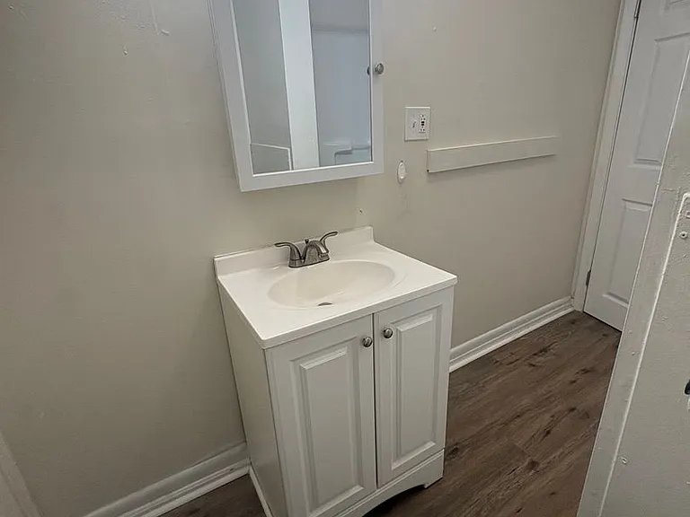 207 Main St — Photo 6