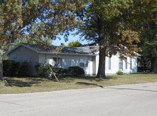 1330 S Jefferson St, Salem, IL 62881