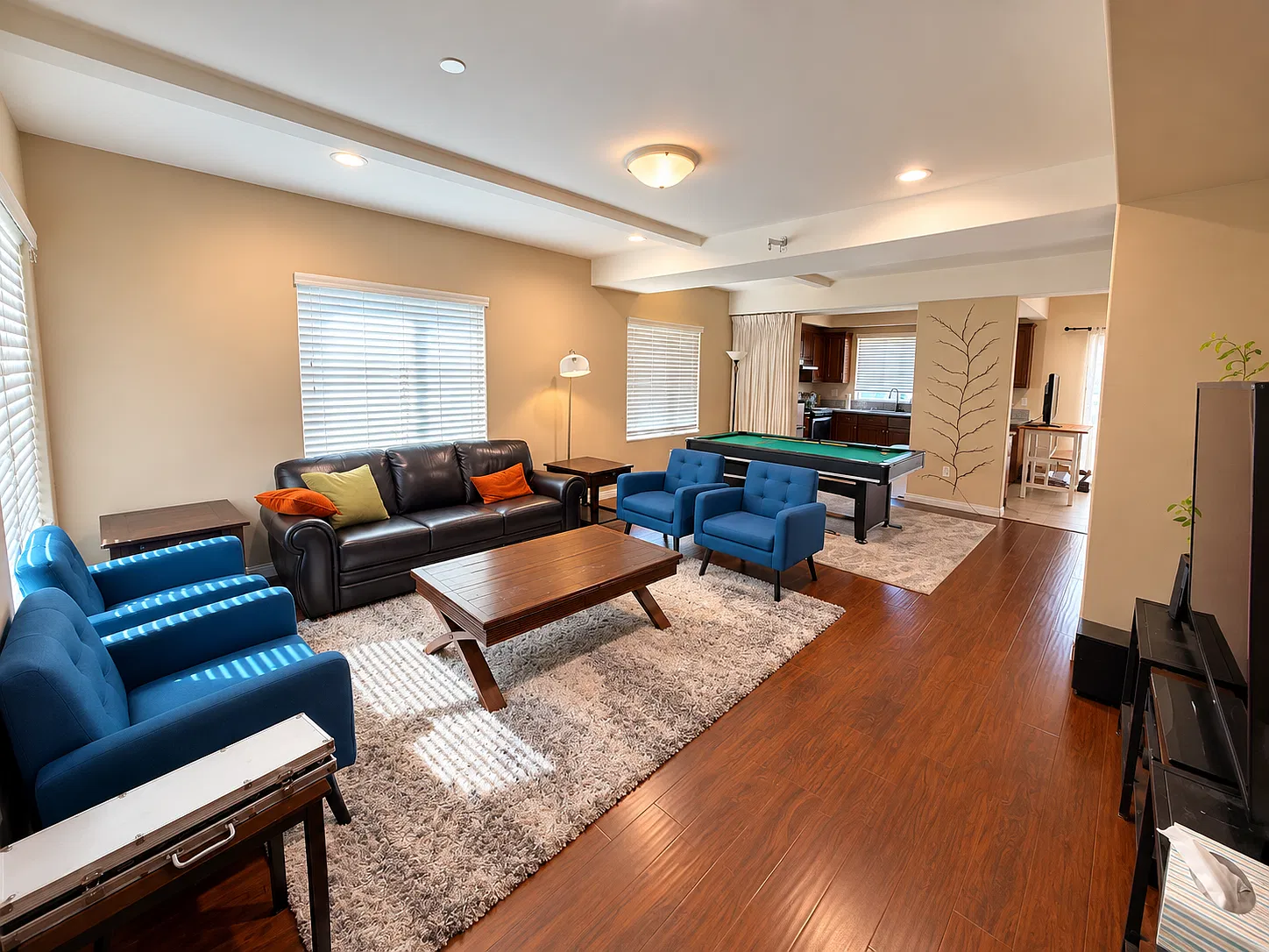 2 bed, 2.5 bath, 1235 sqft, $2,800 — Photo 4