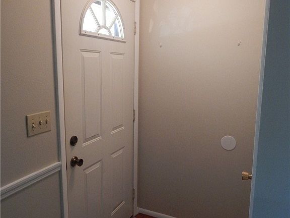 5th image of 917 Fawcett Dr