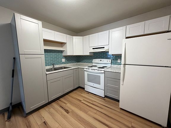3rd image of 907 W 27th Ave #1