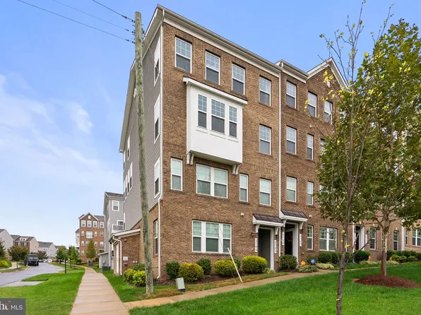 2701 Pinebrook Rd, Landover, MD 20785