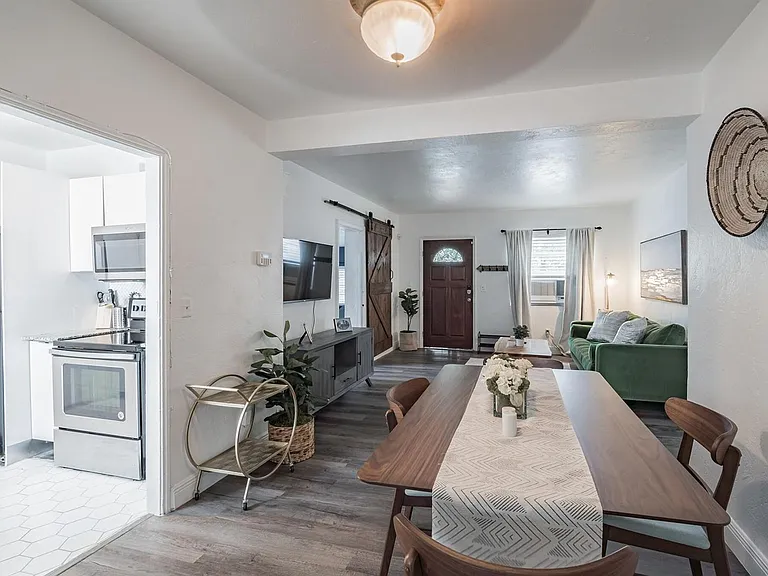 1016 NW 42nd St — Photo 15