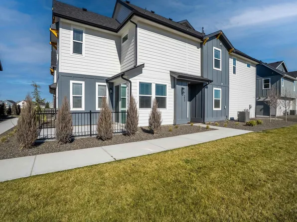 217 S Ripplerock Ln, Star, ID 83669