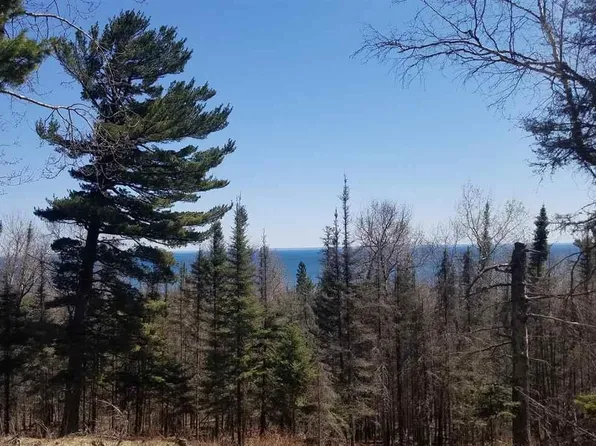 1730 Lakeview Dr, Two Harbors, MN 55616