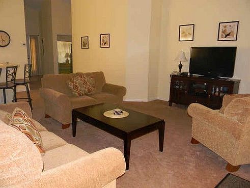 FR4P249ED-living-area