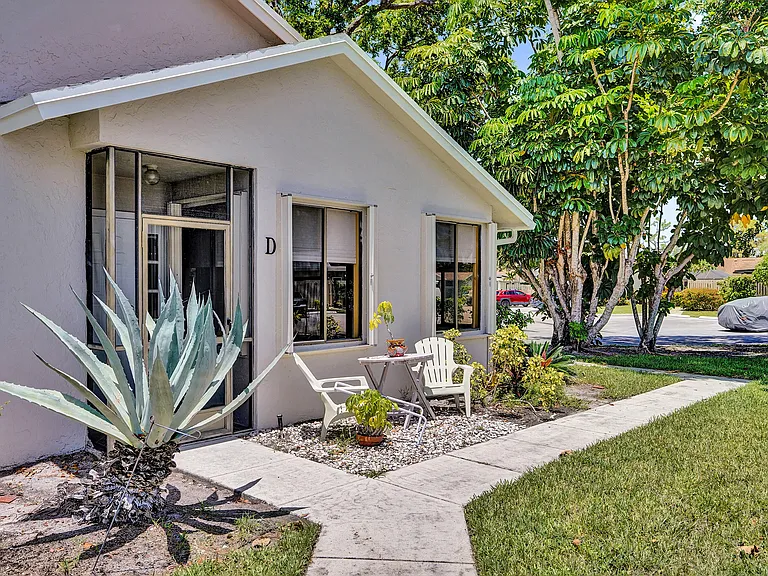 2915 NW 12th St #D — Photo 3