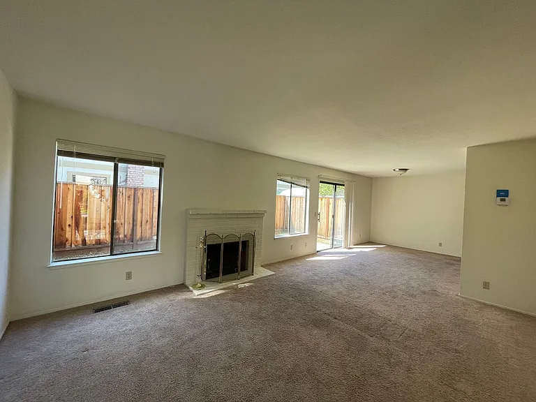 3443 Homestead Rd — Photo 5