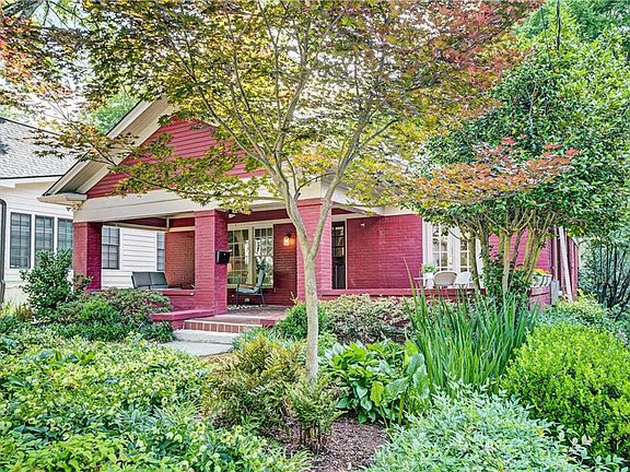 3rd image of 895 Charles Allen Dr NE