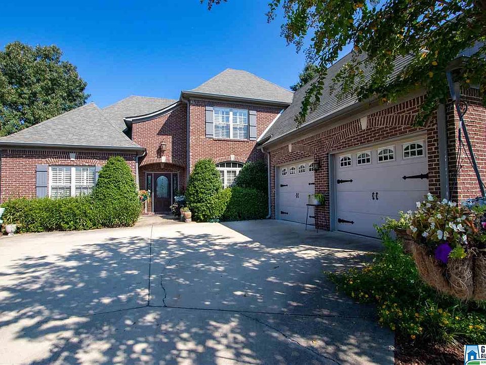 1st image of 2733 Piedmont Dr