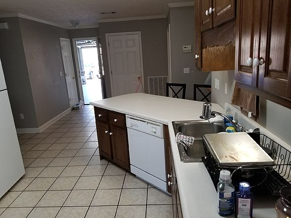 2nd image of 1946 Eastlake Dr