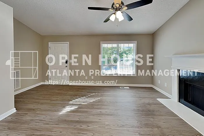 3 bed, 2.0 bath, 1202 sqft, $1,750 — Photo 3