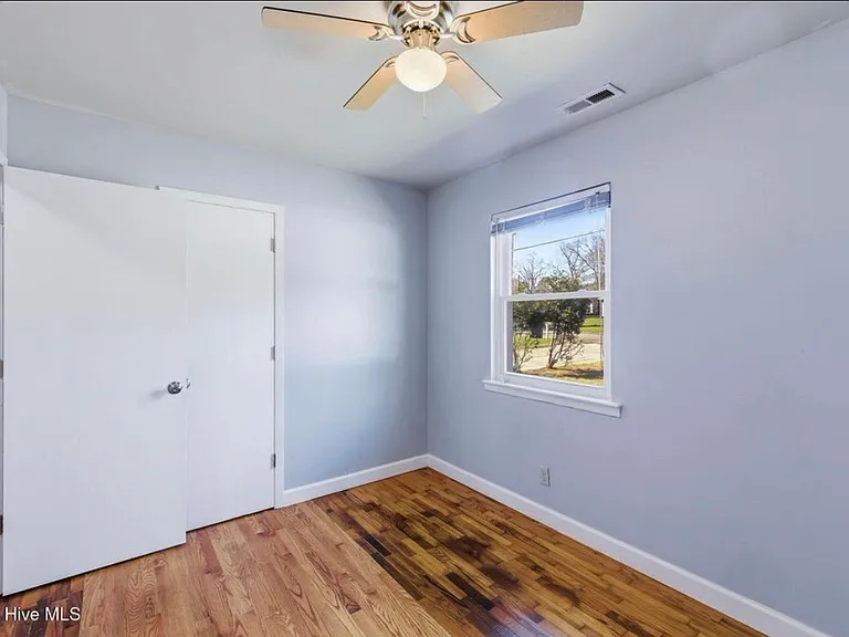 5017 Ilex Dr — Photo 9