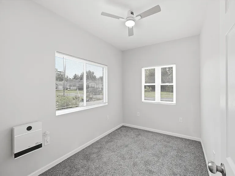 1444 Primrose Ave — Photo 10