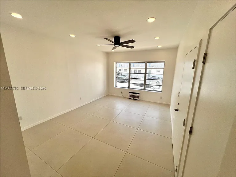 603 7th St #9 — Photo 2