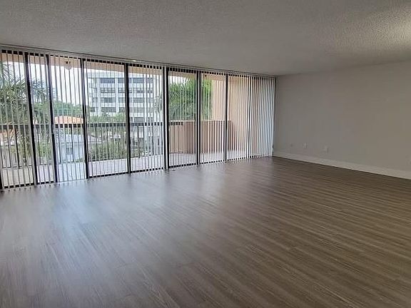 4th image of 9200 Bay Harbor Ter APT 4D