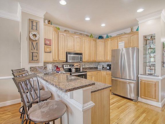 4th image of 106 Arctic Ave #3C