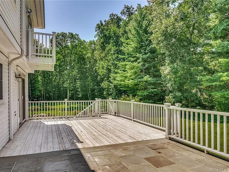 10 Fernwood Rd — Photo 15