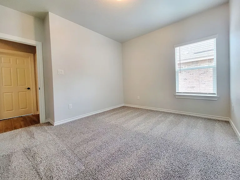 4413 Royal Oak Blvd — Photo 26