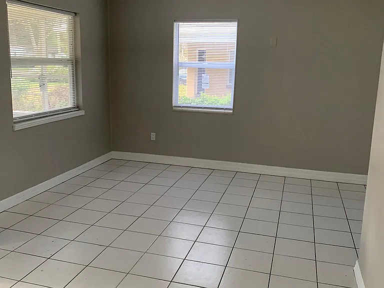 3225 Dellwood Ave — Photo 9