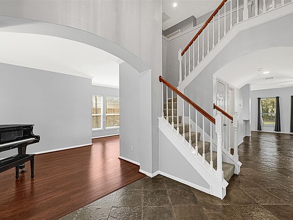 3rd image of 12902 Chalfield Cir