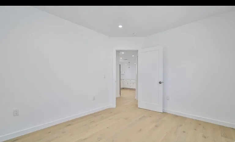 5462 Carlin St — Photo 12