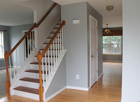 5th image of 6908 Dartmouth Ave