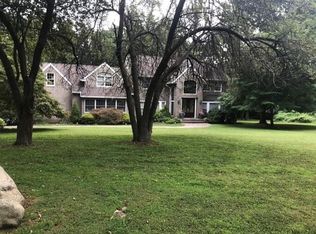 21 Valleywood Ct E, Head Of The Harbor, NY 11780