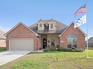 6086 Waterford Ln, Sorrento, LA 70778